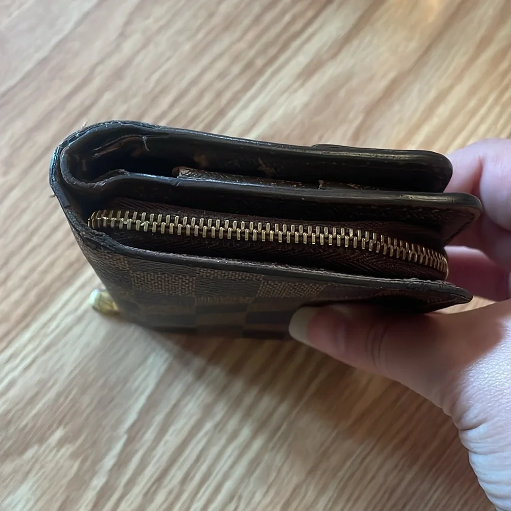 Louis Vuitton damier ebene compact wallet - Picture 5 of 10